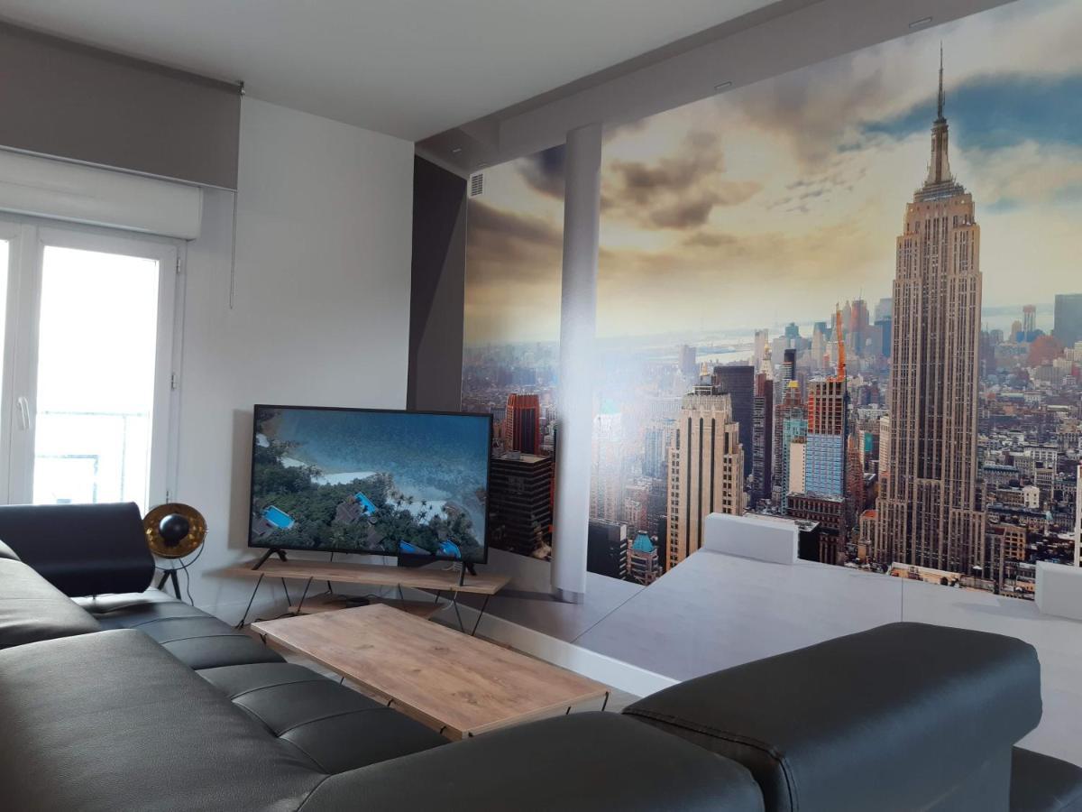 Appartement Renove Le New-York En Centre Ville - Terrasse Et Parking - Non Climatise La Roche-Chalais Exterior foto